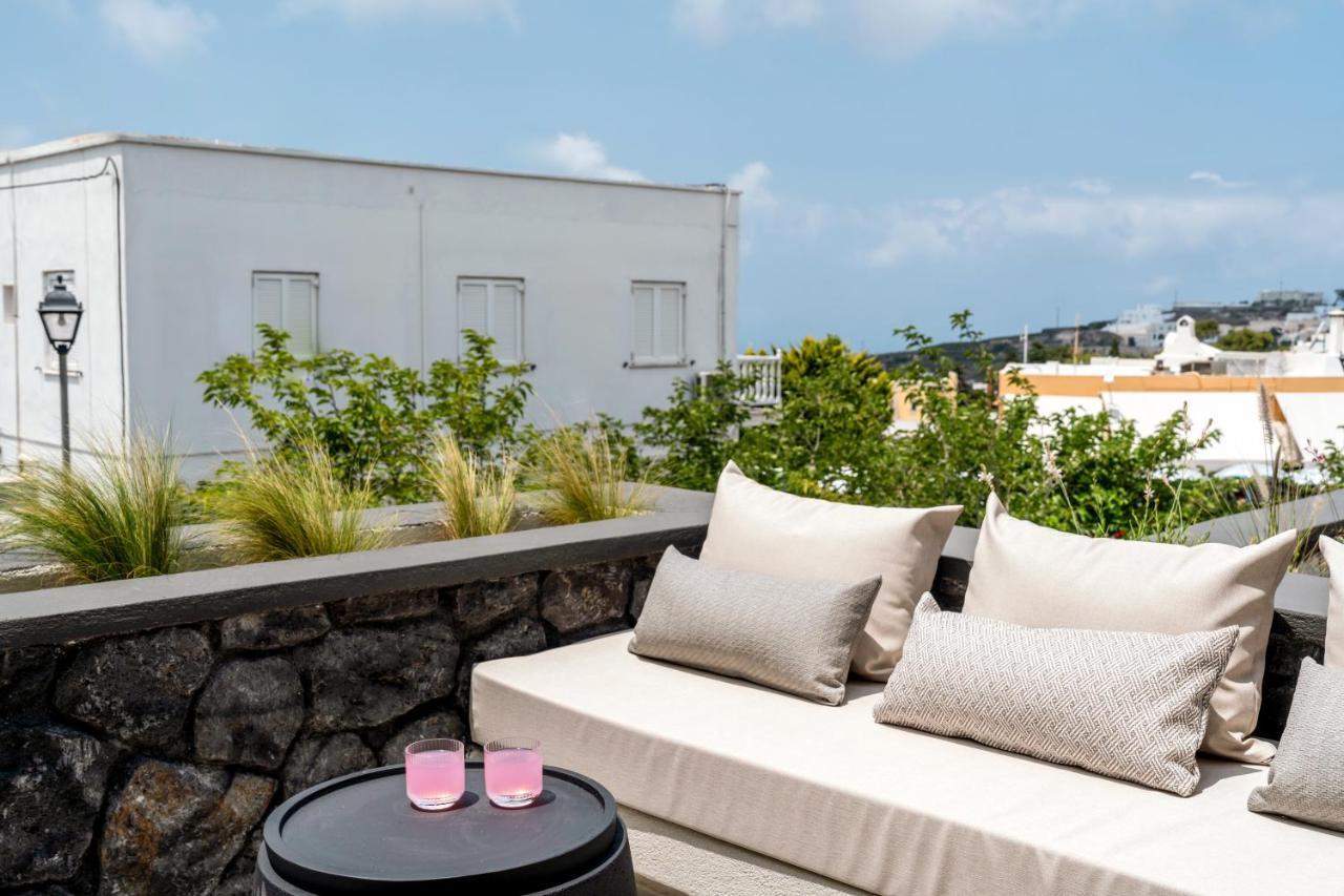 On The Square Apartment Pyrgos Kallistis